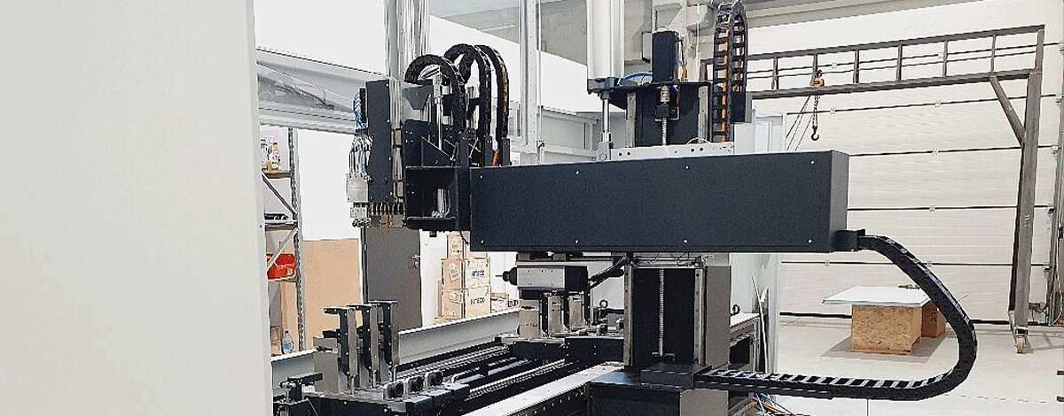 Jak automatyka B&R wspiera nowoczesną produkcję mebli - przykład z maszyny DT Ultra (NEO Store poleca)